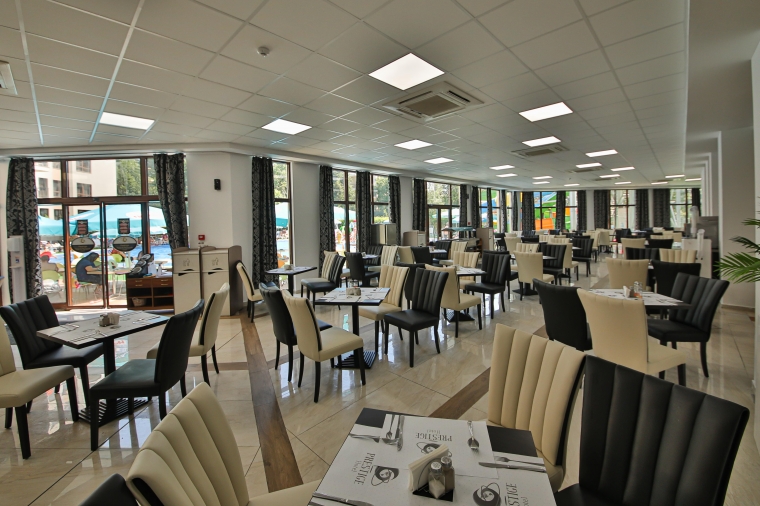 Baruri şi restaurante